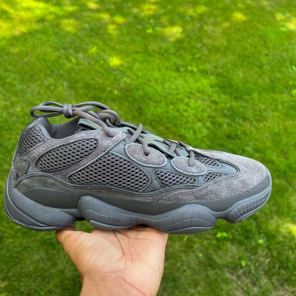 Yeezy 500 utility black